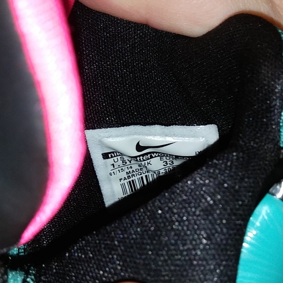 *Nike**Lebrons 11s**South Beach*Grade School - Picture 5 of 9